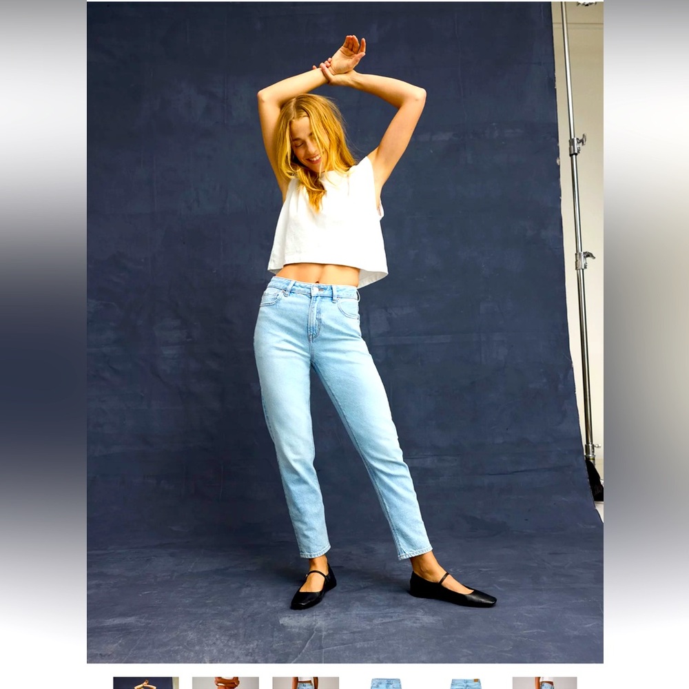 AE Strigid Mom Jean